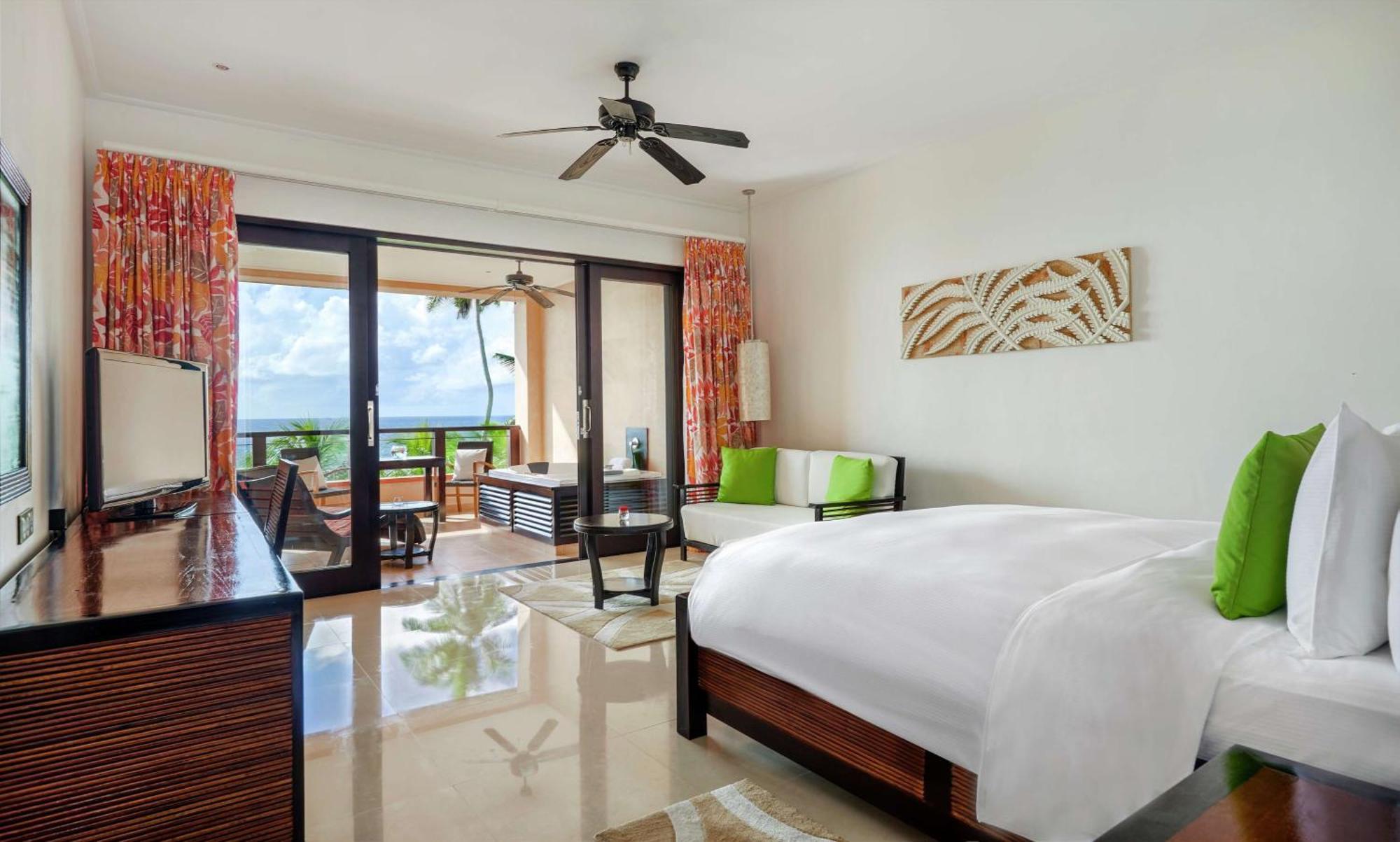 Doubletree By Hilton Seychelles Allamanda Resort & Spa Takamaka Exterior photo
