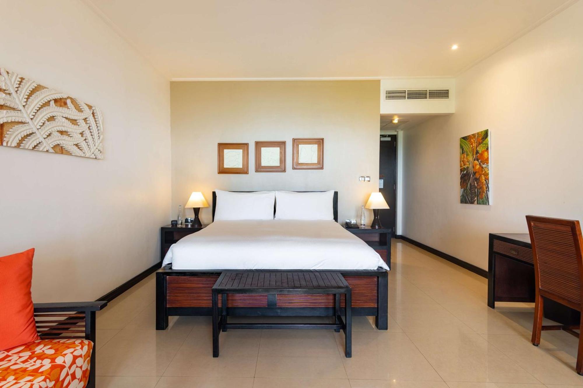 Doubletree By Hilton Seychelles Allamanda Resort & Spa Takamaka Exterior photo