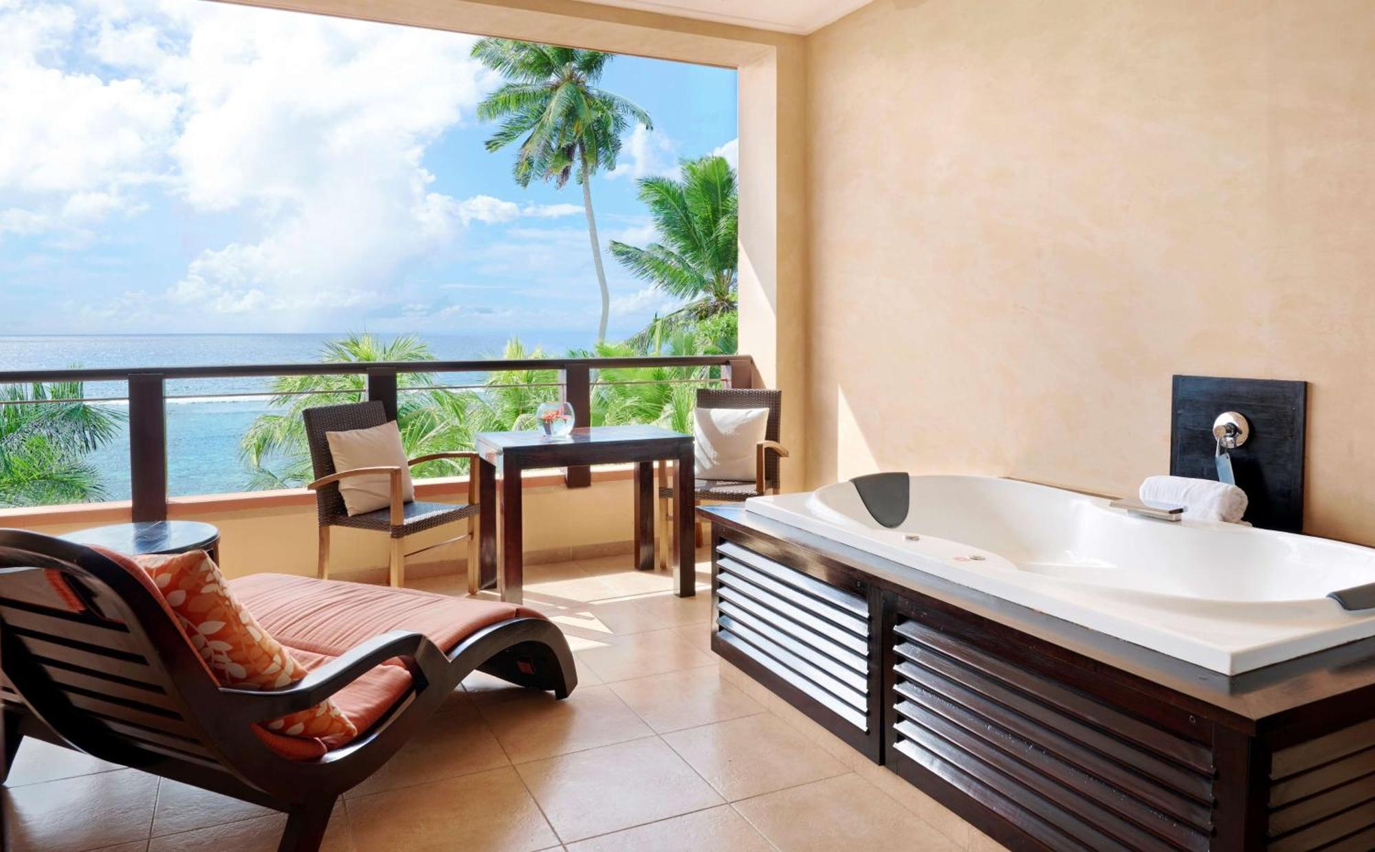 Doubletree By Hilton Seychelles Allamanda Resort & Spa Takamaka Exterior photo
