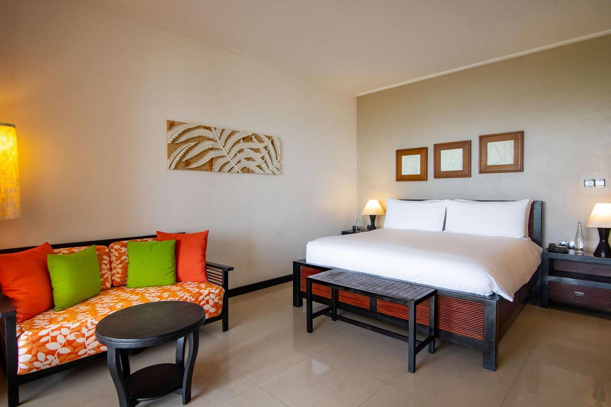 Doubletree By Hilton Seychelles Allamanda Resort & Spa Takamaka Exterior photo