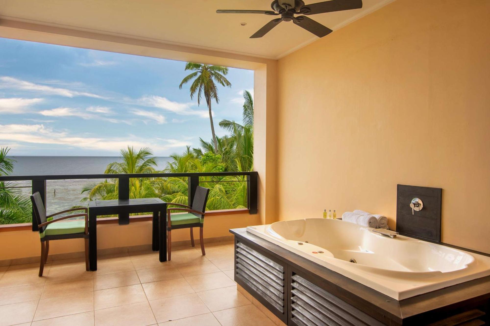 Doubletree By Hilton Seychelles Allamanda Resort & Spa Takamaka Exterior photo