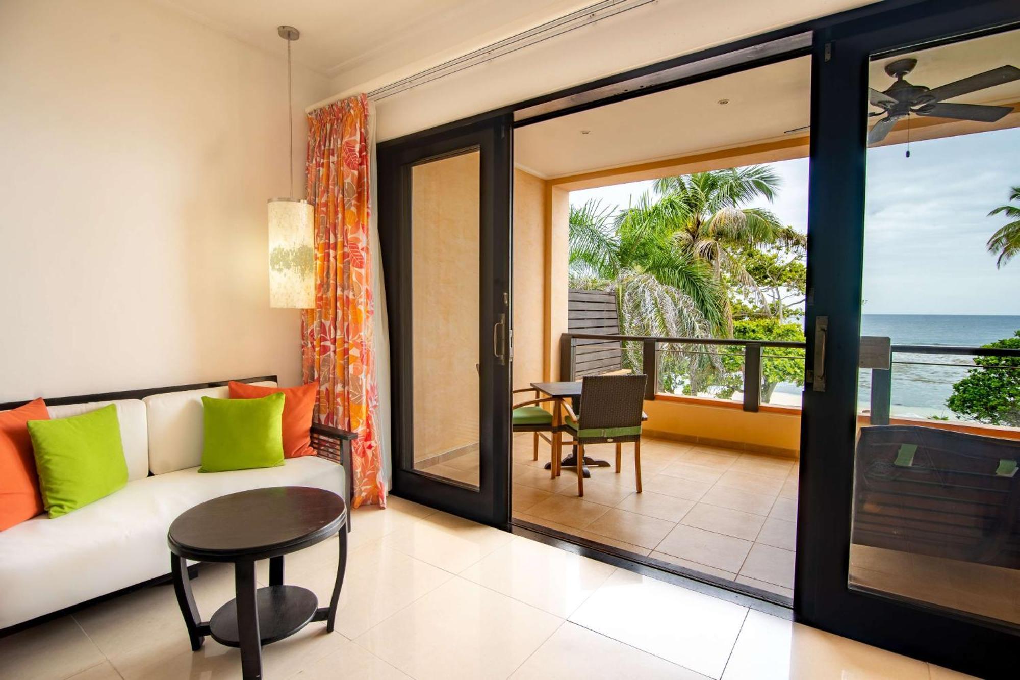 Doubletree By Hilton Seychelles Allamanda Resort & Spa Takamaka Exterior photo