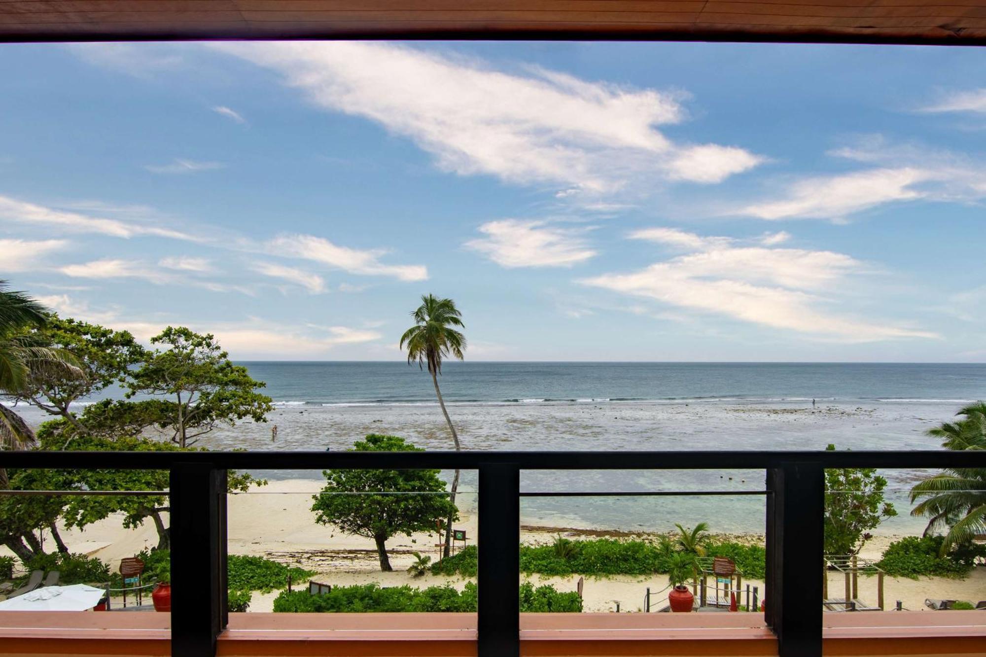 Doubletree By Hilton Seychelles Allamanda Resort & Spa Takamaka Exterior photo