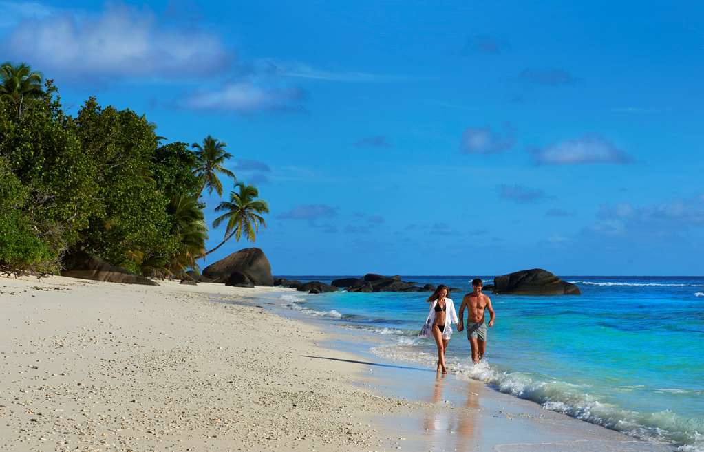 Doubletree By Hilton Seychelles Allamanda Resort & Spa Takamaka Exterior photo