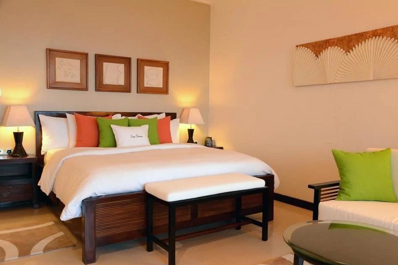 Doubletree By Hilton Seychelles Allamanda Resort & Spa Takamaka Exterior photo